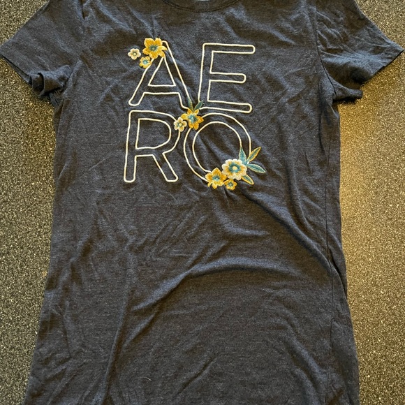 Aeropostale women’s classic crew tee. Both Sz. Medium - Picture 3 of 8